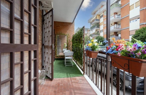 Municipio 2 Apartment | Poggio Suite - Bright City Escape