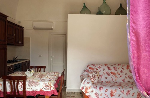 Le Forna Apartment | Ponzamania Red Prawn
