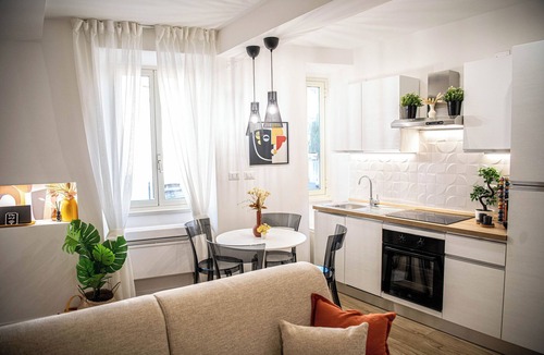 Castel Gandolfo Apartment | Pope's Residence 80 m from Papal Palace 30 m from Mariapoli Congress Centre