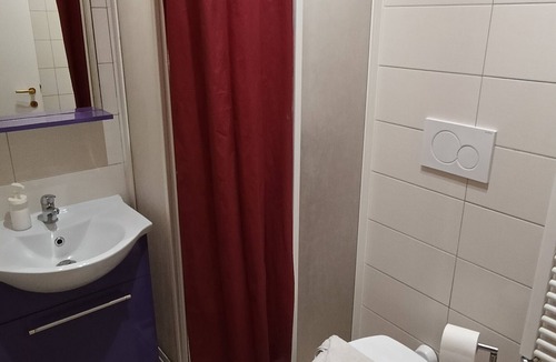 Rome House | Private room with bathroom in guesthouse