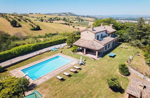 Potenza Picena Villa | Private Villa with private pool, WIFI, A/C, TV, terrace, panoramic view, close to Porto Recanati
