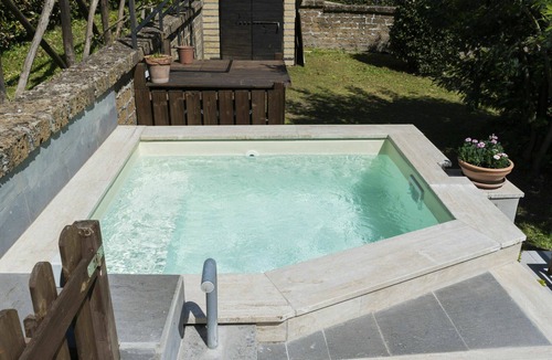 Vetralla House | Private Villa with hot tub, A/C, private pool, WIFI, TV, terrace, pets allowed, panoramic view