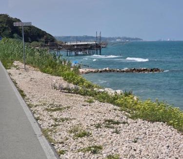Fossacesia Marina Apartment | Pubble beach apartment