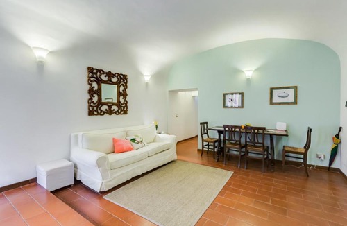 Rione III Colonna Apartment | Purificazione 44 Guest House