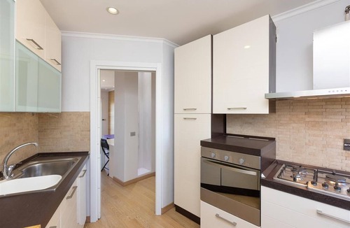 Aventine Apartment | Pyramid View apartment