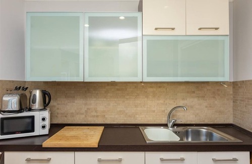 Aventine Apartment | Pyramid View apartment