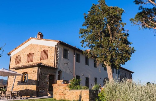 Vinci House | Quaint Holiday Home in Florence Tuscany with Swimming Pool