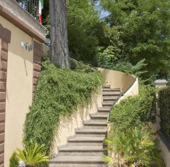 Sassoferrato Apartment | Raffaello Residence una Dimora storica con piscina panoramica nelle Marche