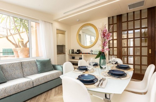 Rione II Trevi Apartment | Refined & Elegant Apartment a few steps from Trevi Fountain