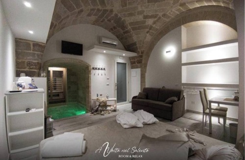 Torchiarolo Apartment | Relaxation Suite in Salento with a Private Pool and In-Room Sauna
