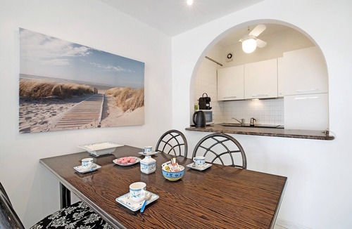 Lido di Jesolo Apartment | Relaxing Sea View: Stunning Beachfront Terrace and Pool in Jesolo