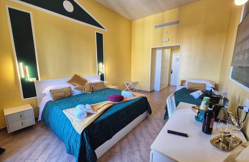 San Giovanni Hotel | RESIDENZE SERVENTI LONGHI