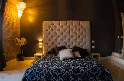 Rione III Colonna Hotel | Rhoma Luxury suite with jacuzzi tub SPECIAL OFFER HELLOWEEN