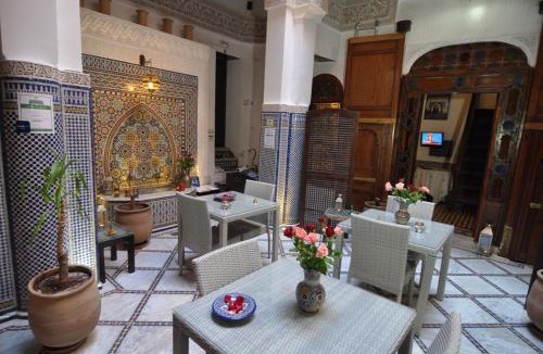Ain Azlitan House | Riad Adarissa