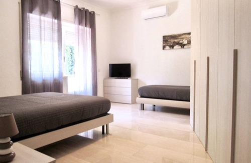 Trionfale House | Roema Guest House