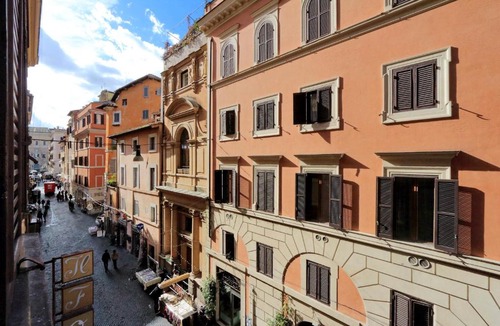 Navona Apartment | ROMAC Baullari Holiday Apartment in Campo de Fiori