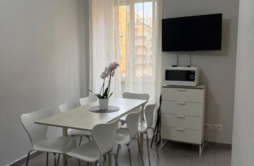 Pigneto Apartment | Roman Art Apartment - Metro C to Colosseum