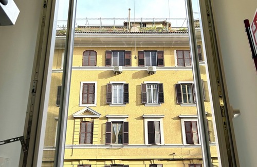 Tuscolano Apartment | Roman Holiday @ Furio Camillo