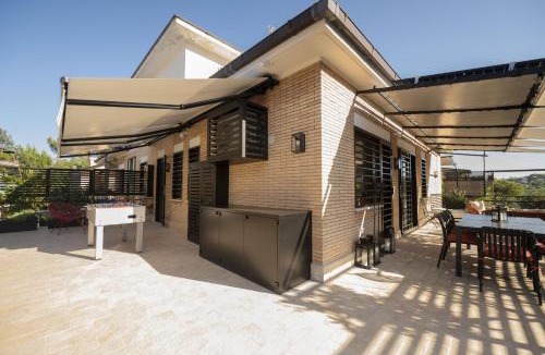 Zona LIII Tomba di Nerone Apartment | Roman Terrace & Soul in Peaceful Area