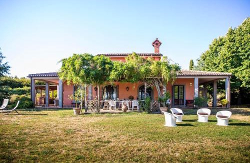 Sutri Villa | Roman Villa with private Pool and park