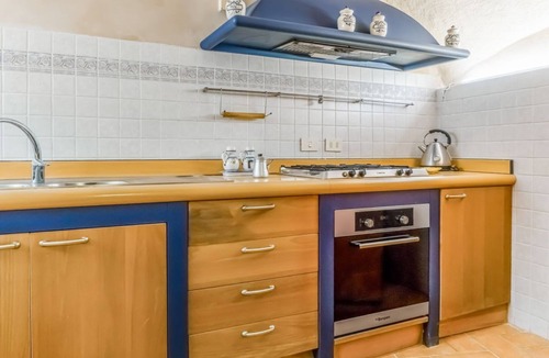 Urbino Apartment | Romantic 95 sqm flat on two floors (NO lift), with two bedrooms which can accommodate up to 4 people.The apartment is located in the centre (Restricted Traffic Area) in the heart of the historic centre of Urbino. The accommodation enjoys an enviable loca