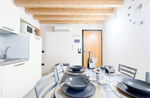 Sottomarina Apartment | Romantic Flower by Ca-Sa Check
