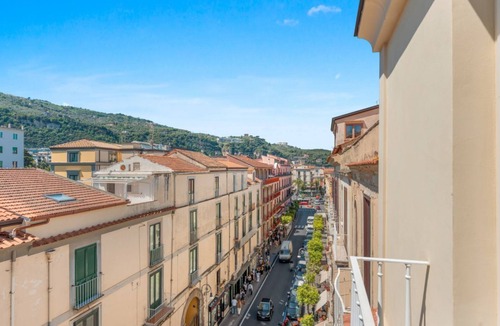Sorrento City Centre House | Romantic Suite Sorrento center with Balcony & View