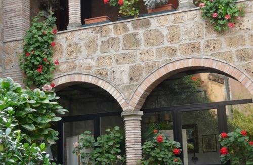 Proceno Apartment | Romantische Unterkunft, in einem Schloss, mit Schwimmbad by Interhome