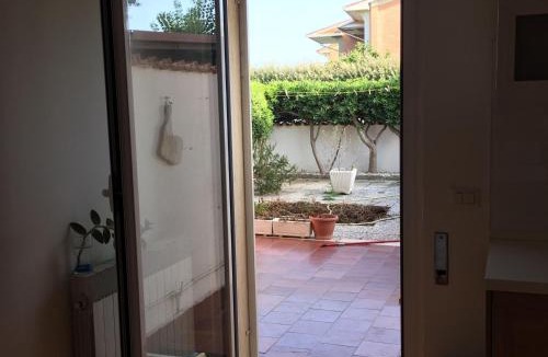 Torvaianica House | Romantische Villa am Meer mit Kamin Zoomarine Cinecittà World