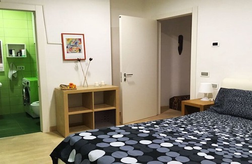 Cinecitta Apartment | ROME APARTMENT AQUEDOTTOFELICE-free WIFI-modern-new-clean meter A