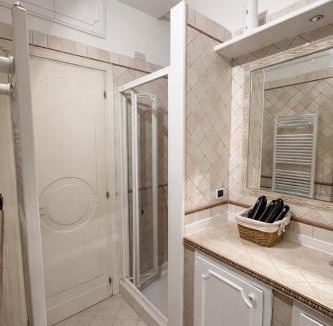 Campitelli Apartment | Rome Bloom - Colosseo