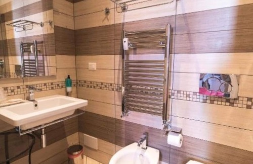 San Giovanni Apartment | Rome Central Rooms: Double Room with Private Bathroom