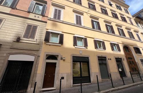 Rione II Trevi Apartment | Rome luxury blue suites- IMPERIAL