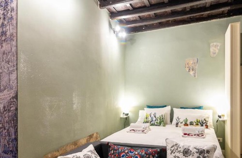 Rione VI Parione Apartment | RomeatHome Deluxe suite Campo dei Fiori