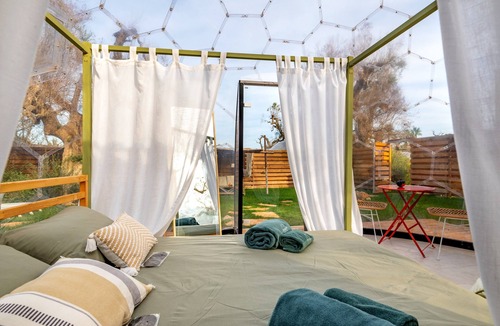 San Vito dei Normanni Apartment | Room 'Afrodite' with Private Garden and Air Conditioning