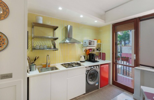 Torre Annunziata House | Room 'Casa Frank - 2' with Mountain View, Wi-Fi and Air Conditioning