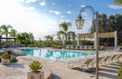 Salice Salentino Apartment | Room 'Casale San Giovanni - Camera 2' with Shared Terrace, Wi-Fi and Air Conditioning