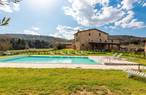 Simignano Apartment | Room 'Cetinale' – Agriturismo la Taverna di Celsa with Shared Pool
