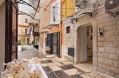 Old Town Apartment | Room 'Ginevra - Camera 7' with Wi-Fi and Air Conditioning
