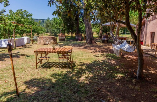 Gavorrano Apartment | Room 'La Concia - Spiga' with Shared Garden and Wi-Fi