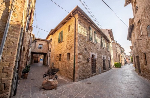 Petrignano Apartment | Room of Light close to Assisi