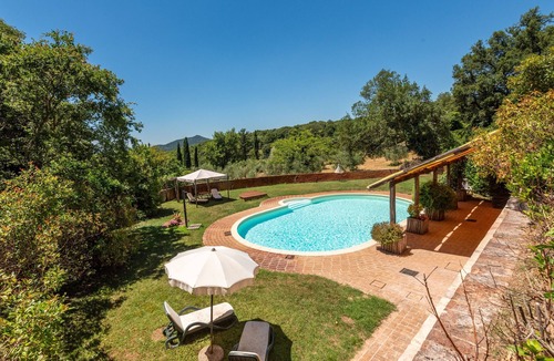 Lama Apartment | Room 'Podere Marroneto - Camera 3' with Mountain View, Shared Pool and Wi-Fi