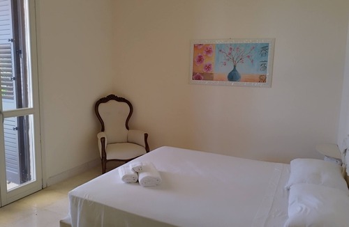 Ugento House | Room 'Villa Casciani - Tramontana' with Shared Pool, Wi-Fi and Air Conditioning