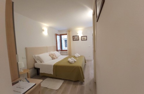 Castello House | Room with private bathroom - Veneziacentopercento