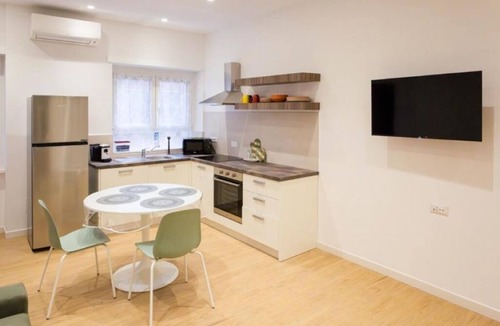 Tuscolano Apartment | RoomApartment Rome: 1 Bedroom Apartment