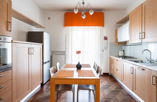 Municipio 2 Apartment | Roomy Family Apartment by Wonderful Italy
