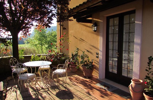 Sferracavallo Apartment | Rose Corner House