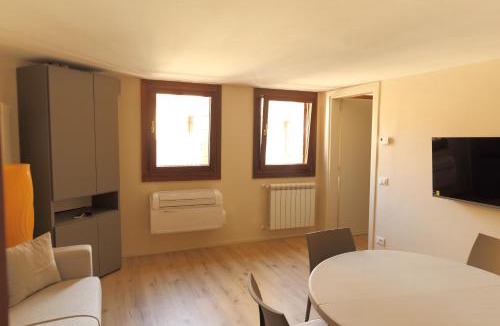 San Marco Apartment | Ross' house 2