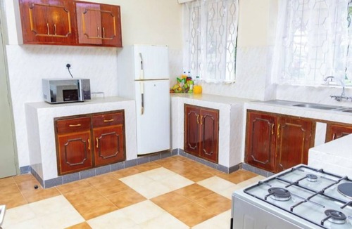 Embu Apartment | Royal Gardens Muthatari - Embu : Standard Double Room with Two Double Beds