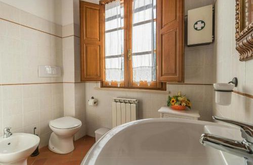 Contrada Castello Apartment | Rural Apartment With Views Of Lake Trasimeno